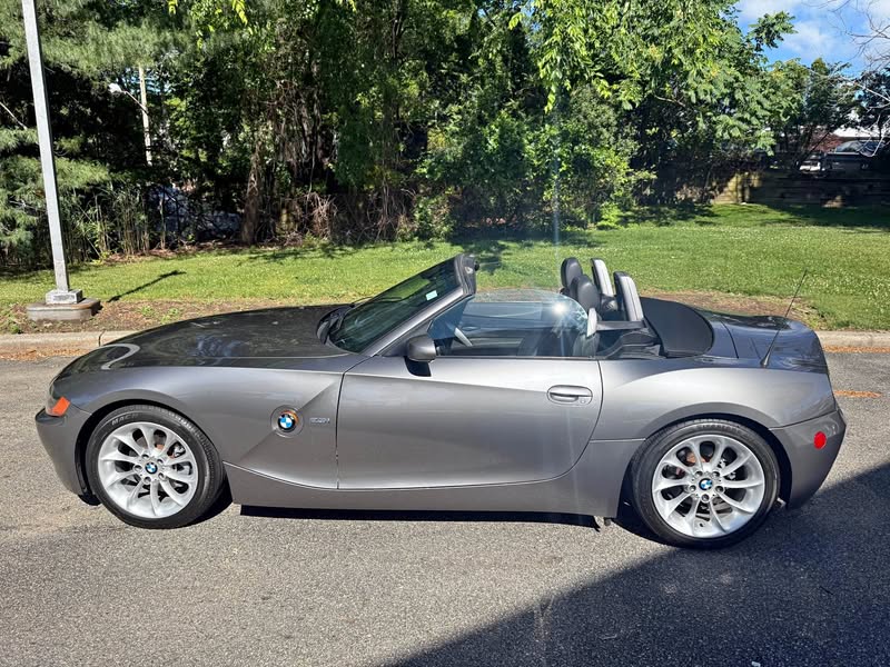 2004 BMW Z4 - 2.5i Roadster 2D