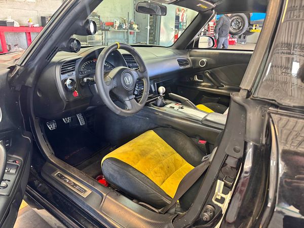 Honda S2000 CR (AP2)