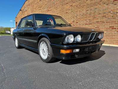 BMW E28 M5