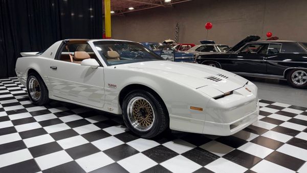 Pontiac Firebird (1982-1992) GTA