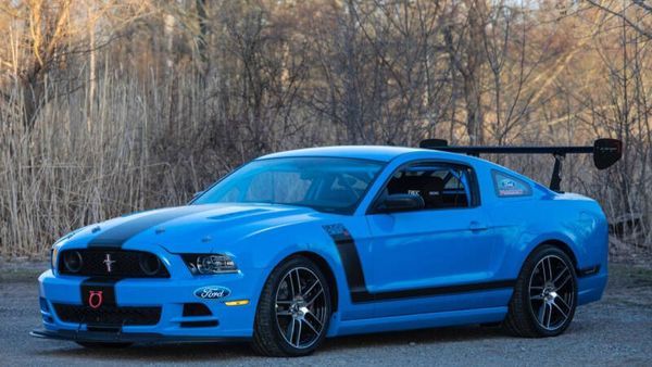 Ford Mustang (S197, 2005-2014) Boss 302
