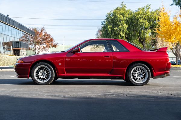 Nissan Skyline R32 GT-R