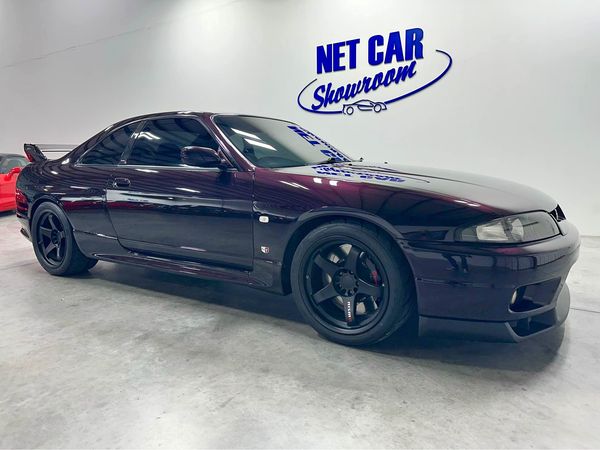 Nissan Skyline (R33)