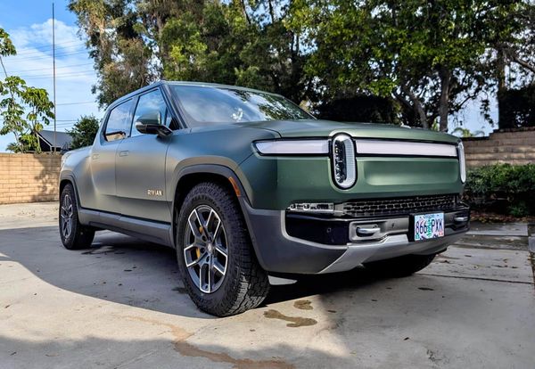 Rivian R1T Quad-Motor / Performance