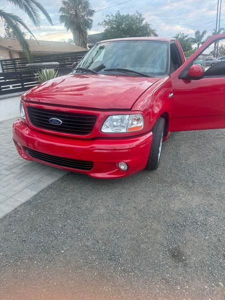 Ford F-150 SVT Lightning