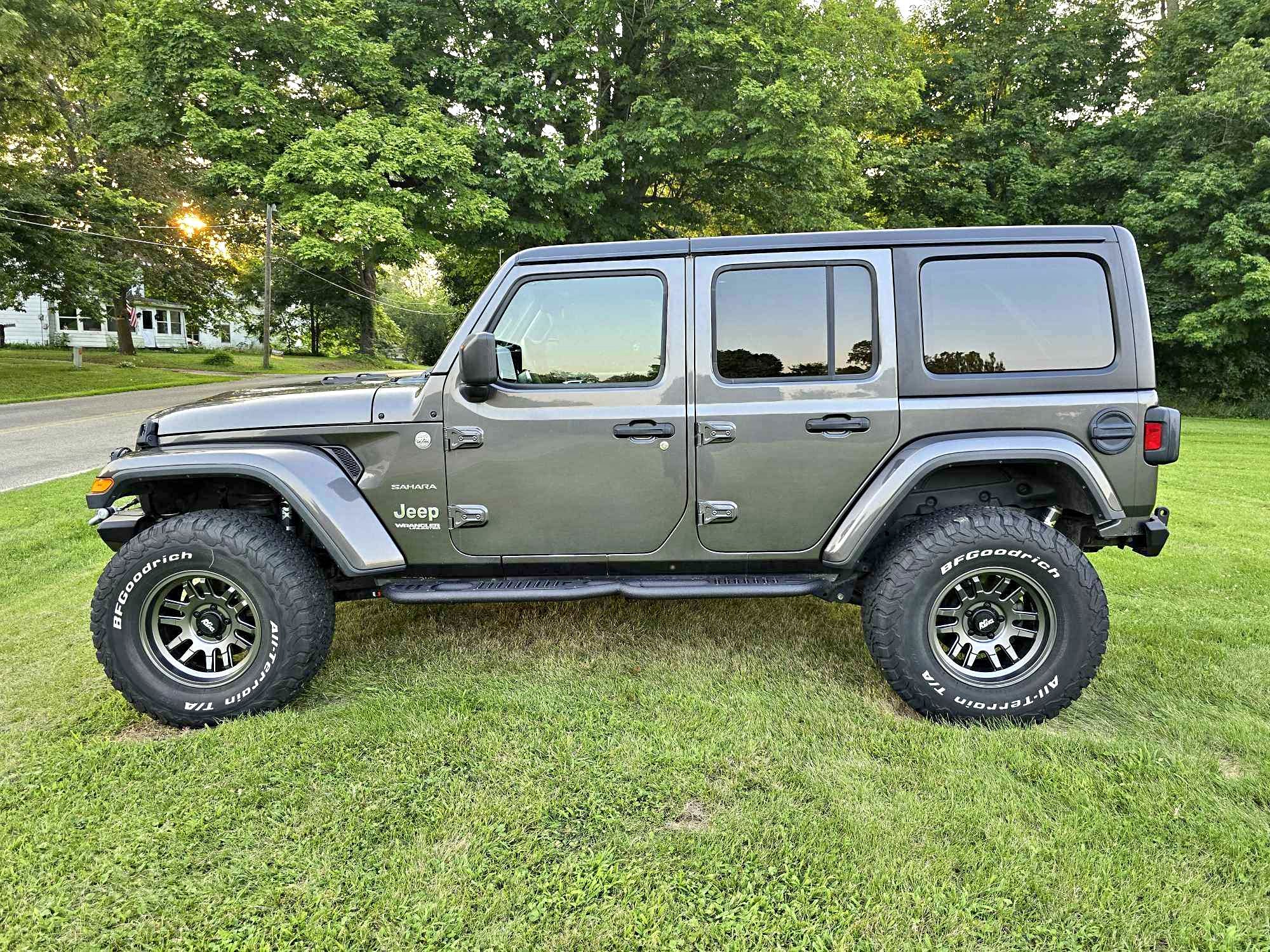 2018 Jeep Wrangler Unlimited - Sahara Sport Utility 4D