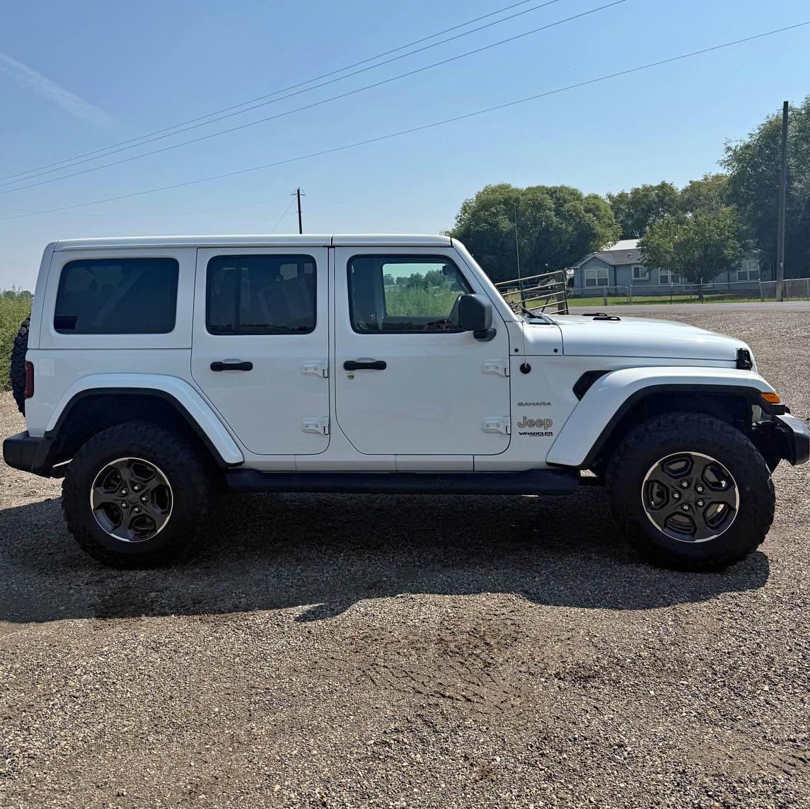 2021 Jeep Wrangler Unlimited - Sahara